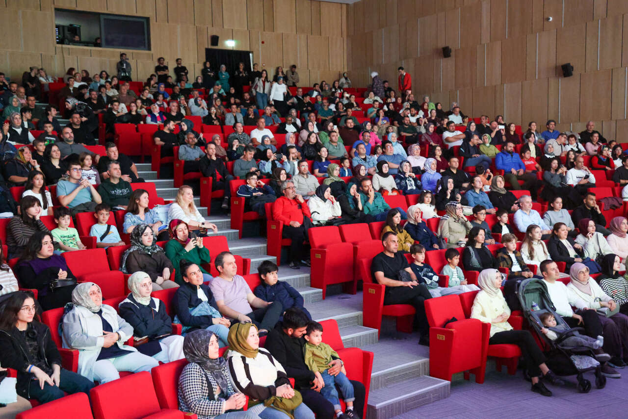 Konya’da minik seslerden büyük performans! Sahne Anadolu Rock müzikleriyle coştu 4